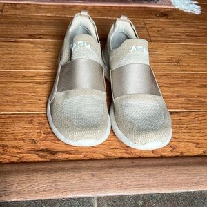 APL Techloom Bliss US 6.5, good condition!